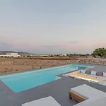 T7 Luxury Paros Hotel *