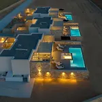 T7 Luxury Paros Hotel