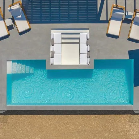 T7 Luxury Paros Hotell