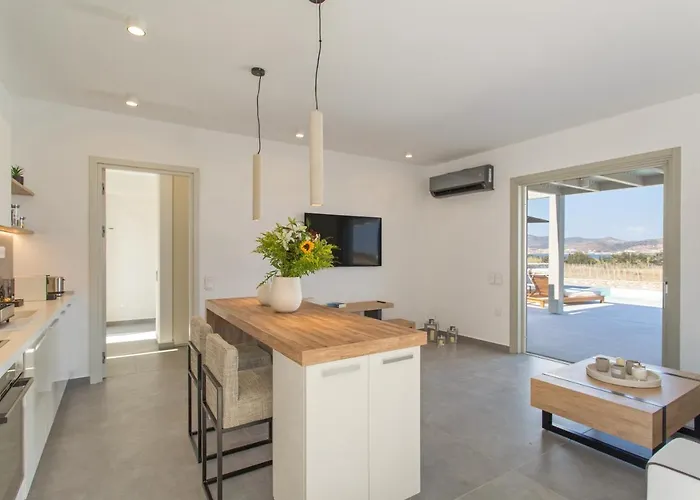 T7 Luxury Paros Hotel